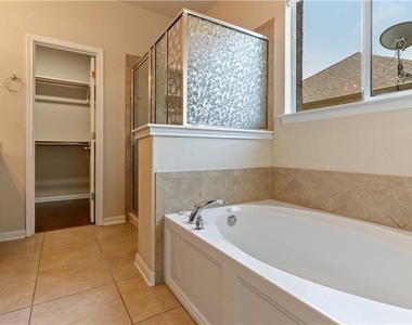 103 Payne Stewart Dr - Photo Thumbnail 9