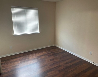 103 Payne Stewart Dr - Photo Thumbnail 10