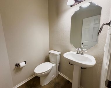 320 Peanut Dr - Photo Thumbnail 15