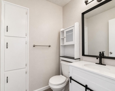 412 Craddock Ave - Photo Thumbnail 6
