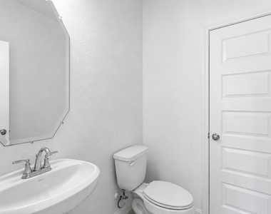 7220 Poulain Dr - Photo Thumbnail 14