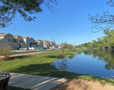 351 Madison Oaks Ave - Photo Thumbnail 30