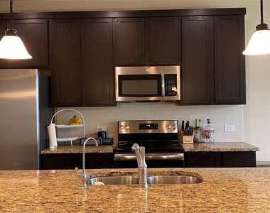 351 Madison Oaks Ave - Photo Thumbnail 13