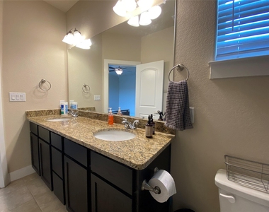351 Madison Oaks Ave - Photo Thumbnail 6