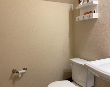 351 Madison Oaks Ave - Photo Thumbnail 27