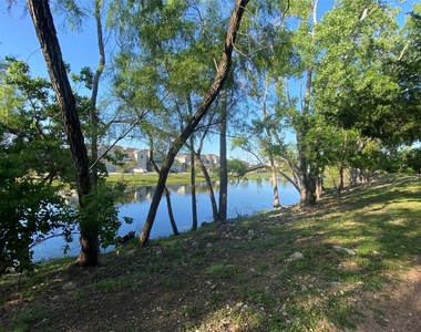 351 Madison Oaks Ave - Photo Thumbnail 21