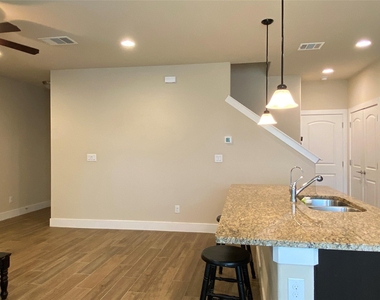 351 Madison Oaks Ave - Photo Thumbnail 34
