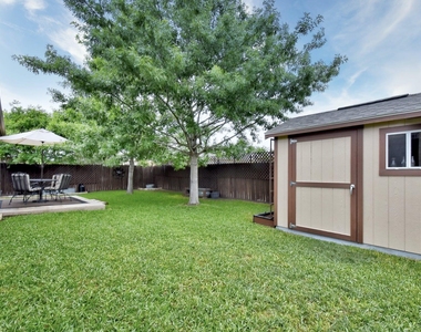2251 Hazelwood Dr - Photo Thumbnail 21
