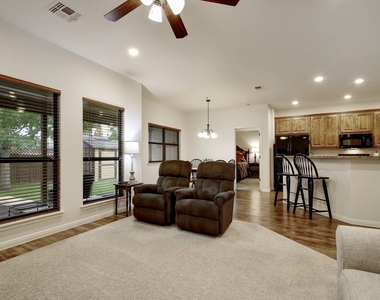 2251 Hazelwood Dr - Photo Thumbnail 4