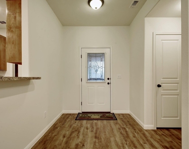 2251 Hazelwood Dr - Photo Thumbnail 11