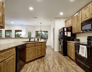 2251 Hazelwood Dr - Photo Thumbnail 8