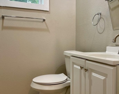 806 Central Ave - Photo Thumbnail 7