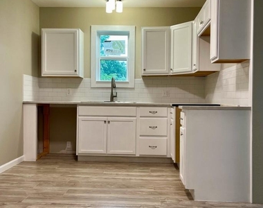 806 Central Ave - Photo Thumbnail 3