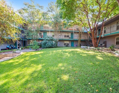 300 Crockett St - Photo Thumbnail 21
