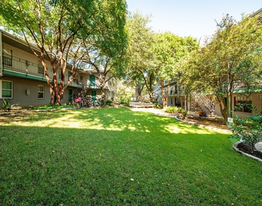 300 Crockett St - Photo Thumbnail 20