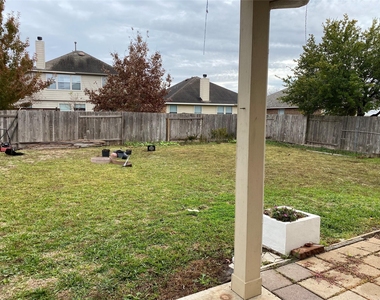 11541 Sunny Creek Ln - Photo Thumbnail 21