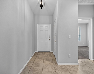 324 E Broade St - Photo Thumbnail 1