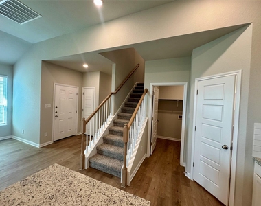 761 Staglin St - Photo Thumbnail 12