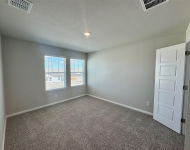 761 Staglin St - Photo Thumbnail 20