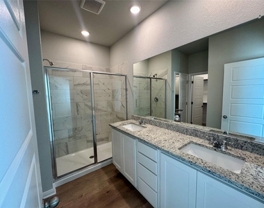 761 Staglin St - Photo Thumbnail 9
