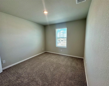 761 Staglin St - Photo Thumbnail 23