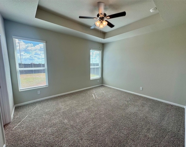 761 Staglin St - Photo Thumbnail 7