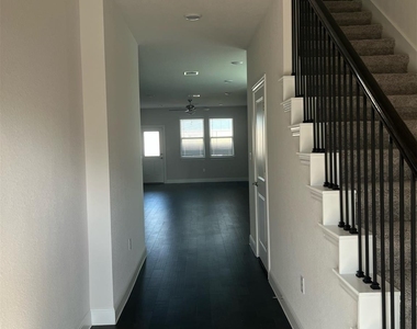15501 Ellinger Dr - Photo Thumbnail 1