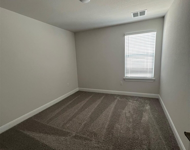 15501 Ellinger Dr - Photo Thumbnail 16
