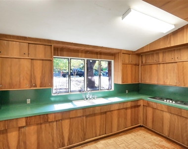 1806 Alta Vista Ave - Photo Thumbnail 8