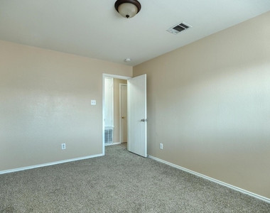 7537 Redrick Dr - Photo Thumbnail 12