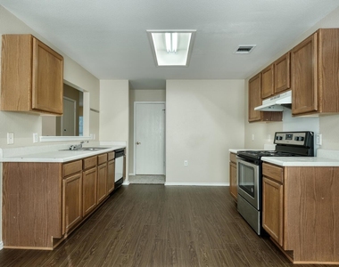 7537 Redrick Dr - Photo Thumbnail 4