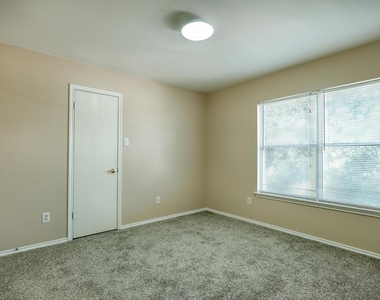 7537 Redrick Dr - Photo Thumbnail 10