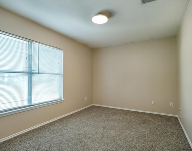 7537 Redrick Dr - Photo Thumbnail 13