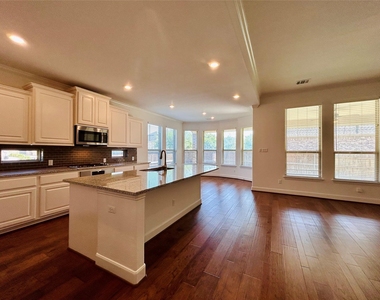 103 County Road 180 Rd - Photo Thumbnail 6