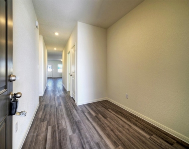 248 Wren Ln - Photo Thumbnail 6