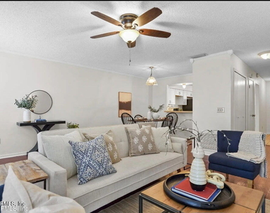 12054 Cobblewood Lane N - Photo Thumbnail 7
