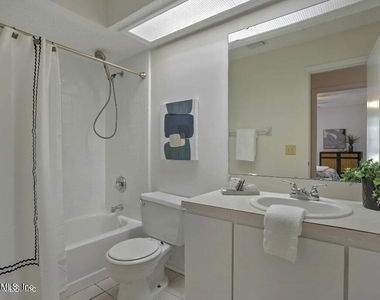 12054 Cobblewood Lane N - Photo Thumbnail 11