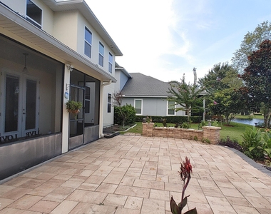127 Rockcreek Drive - Photo Thumbnail 8