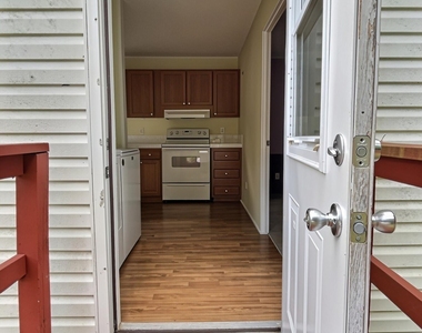 467 Olive Circle - Photo Thumbnail 11