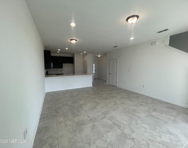 40 Pinebury Lane - Photo Thumbnail 3