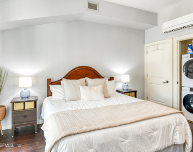 955 Registry Boulevard - Photo Thumbnail 12