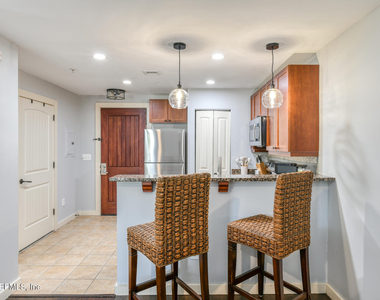 955 Registry Boulevard - Photo Thumbnail 14