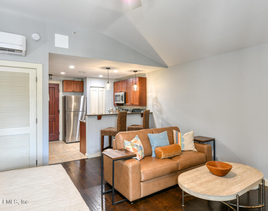 955 Registry Boulevard - Photo Thumbnail 15