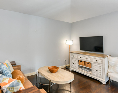 955 Registry Boulevard - Photo Thumbnail 5