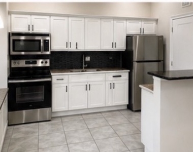 6541 S Ellis Avenue - Photo Thumbnail 13