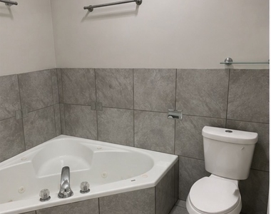 6541 S Ellis Avenue - Photo Thumbnail 9
