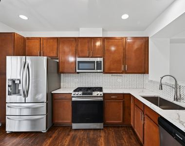 220 Laurel Avenue - Photo Thumbnail 8