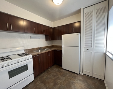 736 W Buena Avenue - Photo Thumbnail 1