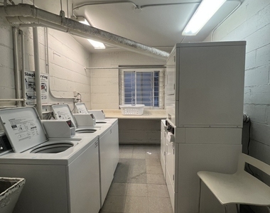 736 W Buena Avenue - Photo Thumbnail 6