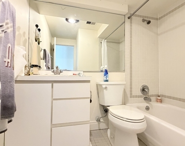 534 W Dickens Street - Photo Thumbnail 19